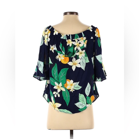 Old Navy Lightweight Off-the-Shoulder Swing Top - Picture 7 of 11